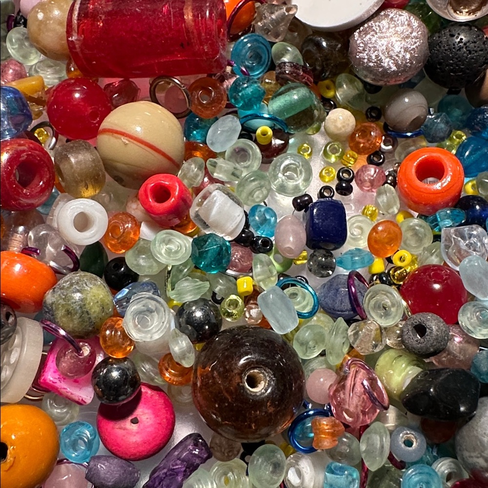 Vibrant Craft/Jewelry Supplies - 3LBs - Picture 16 of 16